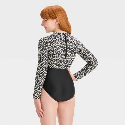 Girls' 'Dozens Of Daisies' Floral Printed One Piece Rash Guard Swimsuit - Art Class™ Black 2 Girls' 'Dozens Of Daisies' Floral Printed One Piece Rash Guard Swimsuit - Art Class™ Black - Image 2
