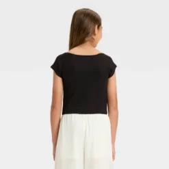 Girls' Short Sleeve V-Neck Ribbed T-Shirt - Art Class™