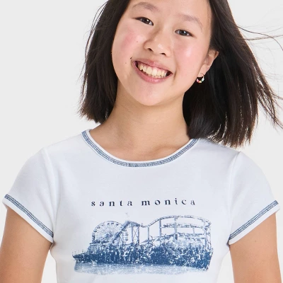 Girls' Short Sleeve Crew Neck Graphic T-Shirt - Art Class™ 1 Girls' Short Sleeve Crew Neck Graphic T-Shirt - Art Class™